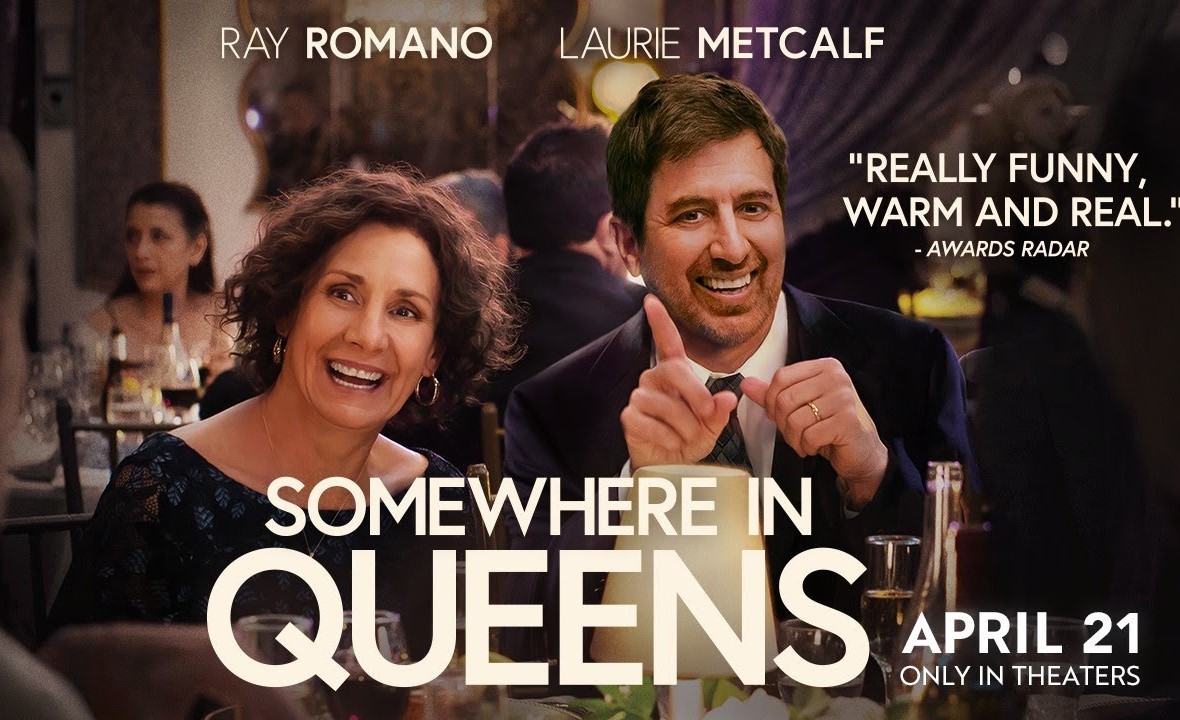 Trailer voor Somewhere in Queens met Ray Romano & Laurie Metcalf